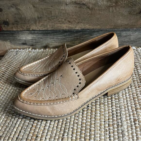 Mi.Im Tan Pointed Toe Genuine Leather Flats Size 6 - Picture 2 of 13